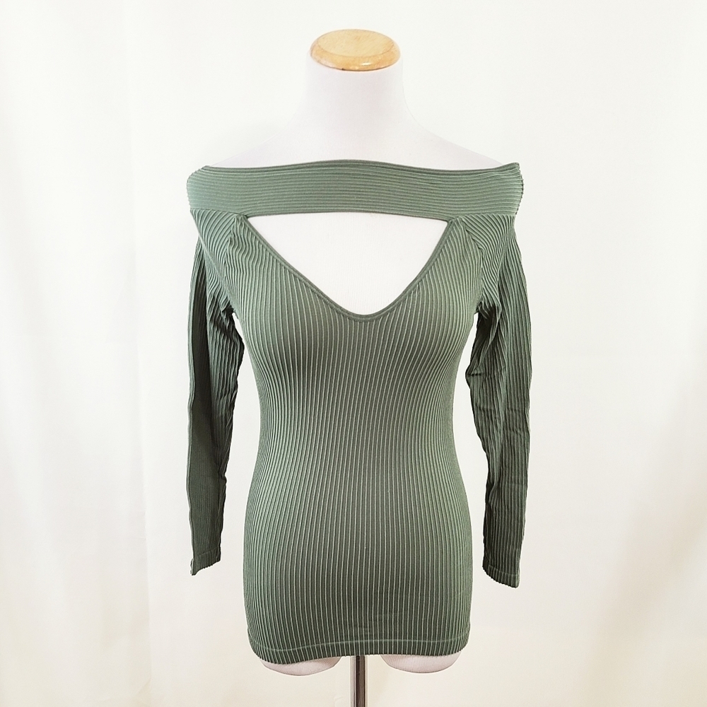 Intimately Free People Find Me Cut Out Off Shoulder Ribbed Top green size M / L - Picture 4 of 8